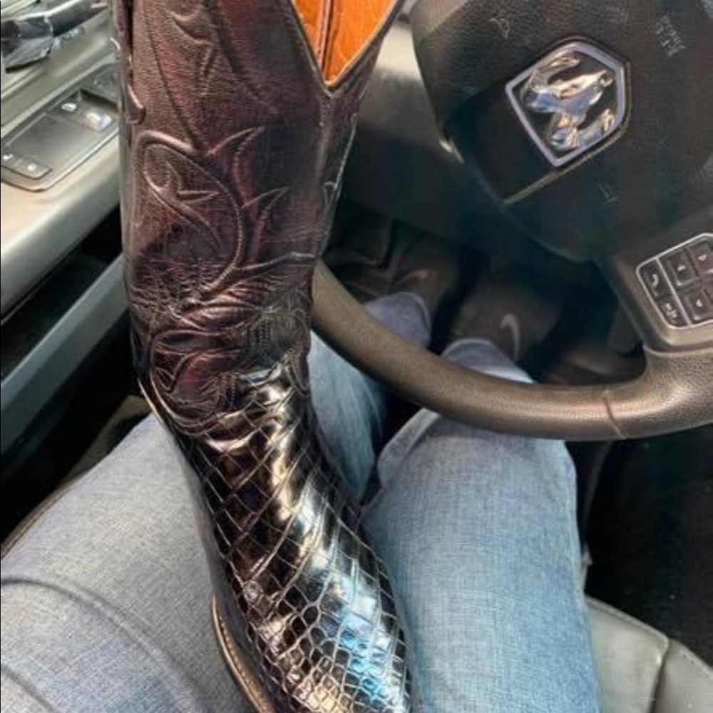 Lucchese 10.5D